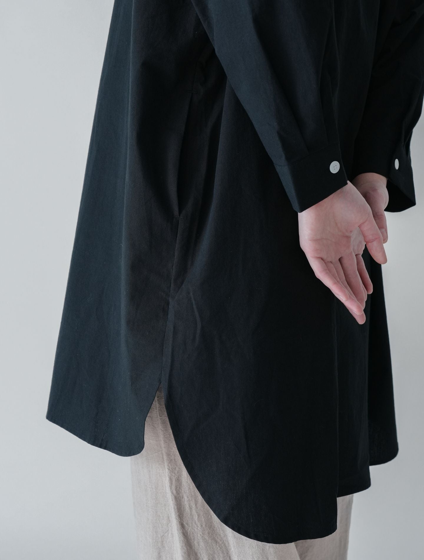 オンニ │ 綿ボイルパラシュートクロス ロングシャツ