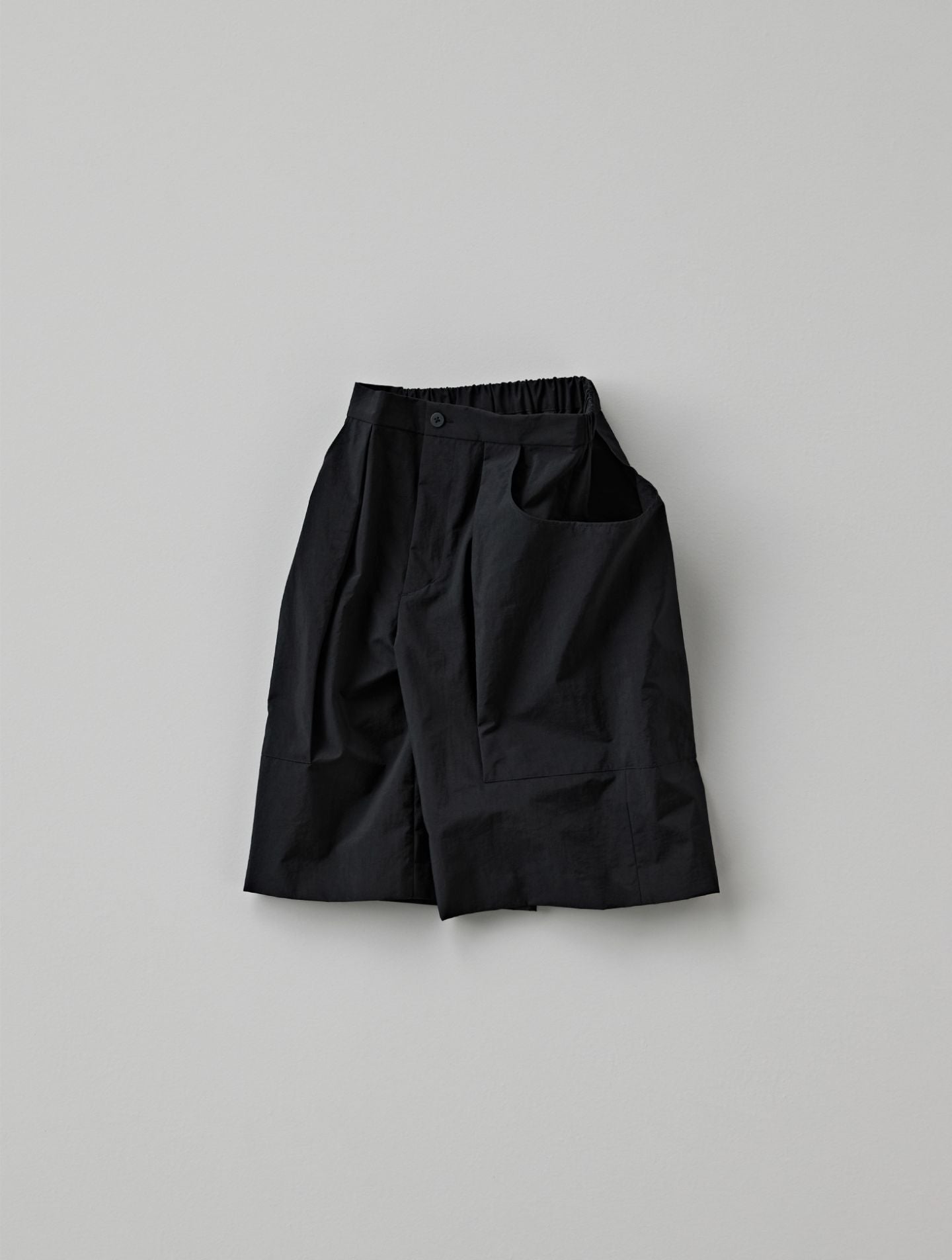 マーリリーナ │ マックローリーナイロン サイドポケットハーフパンツ